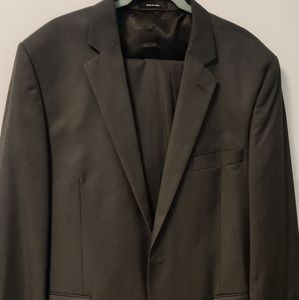 Like New Van Heusen Men's Charcoal Suit